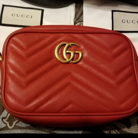 🎉GUCCI MARMONT WRISTLET🎉FIRM - Picture 1 of 5